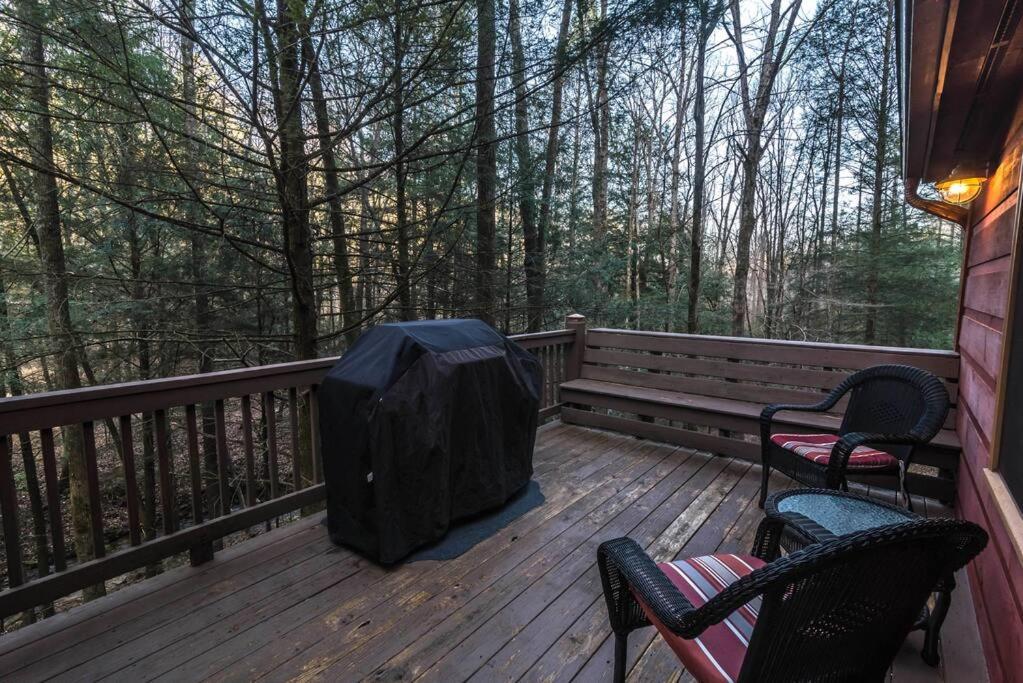 Private Creekside Cabin+Hot Tub,Pool Table, & Pets Ellijay Esterno foto