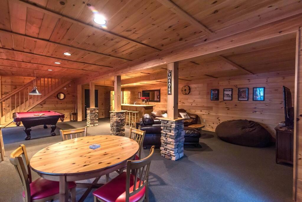 Private Creekside Cabin+Hot Tub,Pool Table, & Pets Ellijay Esterno foto