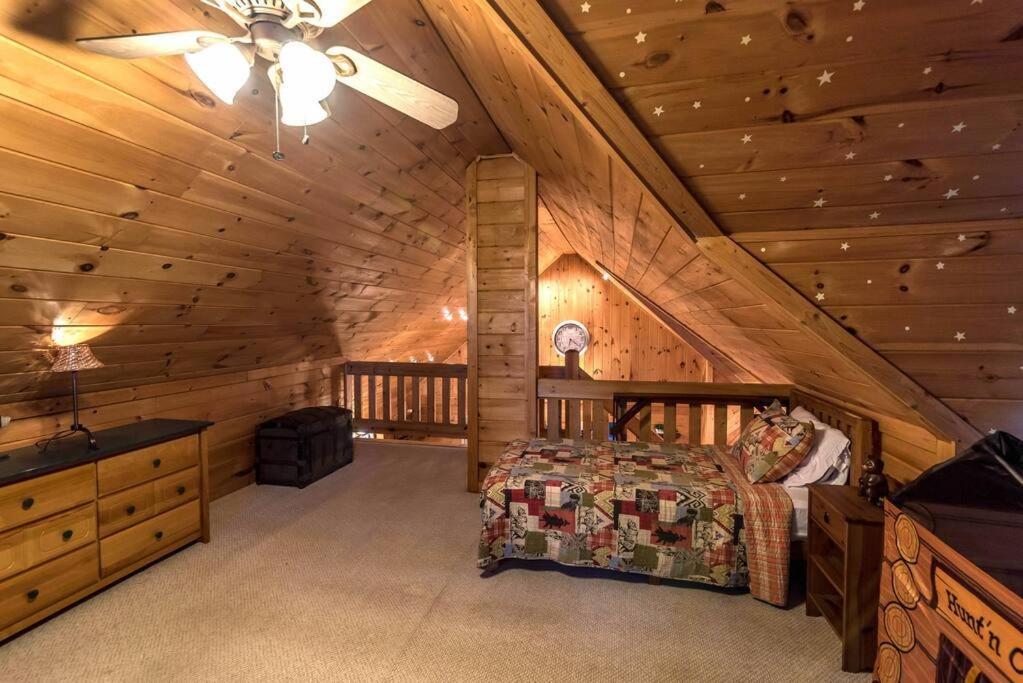 Private Creekside Cabin+Hot Tub,Pool Table, & Pets Ellijay Esterno foto