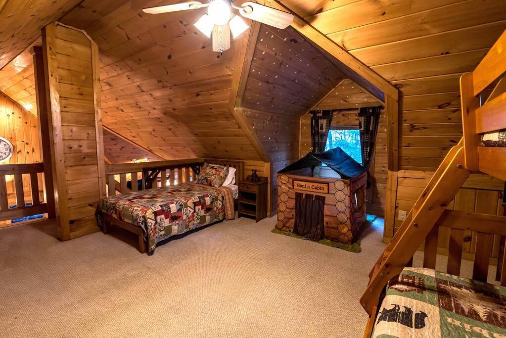 Private Creekside Cabin+Hot Tub,Pool Table, & Pets Ellijay Esterno foto