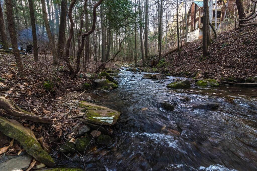 Private Creekside Cabin+Hot Tub,Pool Table, & Pets Ellijay Esterno foto