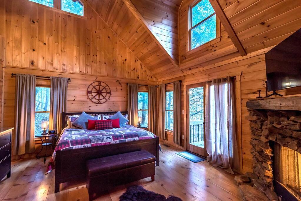 Private Creekside Cabin+Hot Tub,Pool Table, & Pets Ellijay Esterno foto