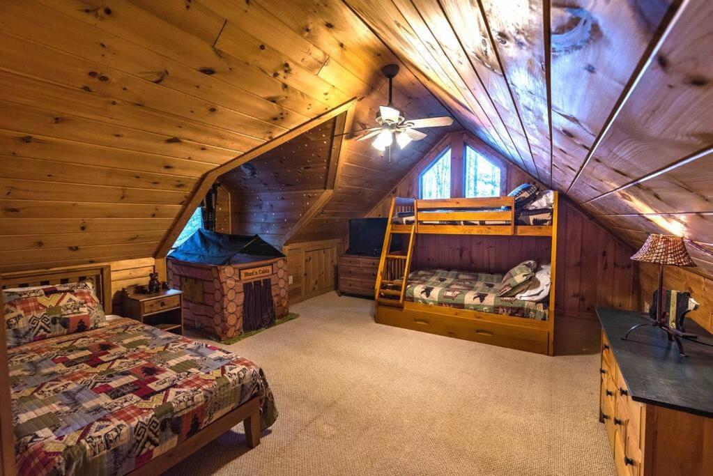 Private Creekside Cabin+Hot Tub,Pool Table, & Pets Ellijay Esterno foto