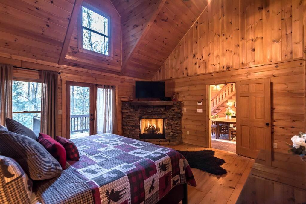 Private Creekside Cabin+Hot Tub,Pool Table, & Pets Ellijay Esterno foto