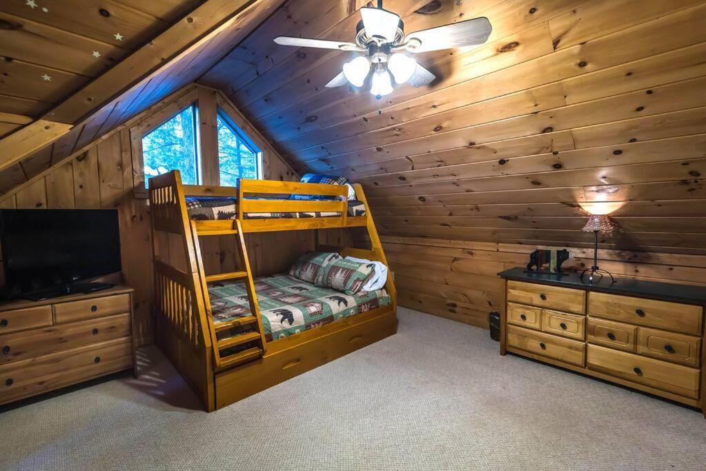 Private Creekside Cabin+Hot Tub,Pool Table, & Pets Ellijay Esterno foto