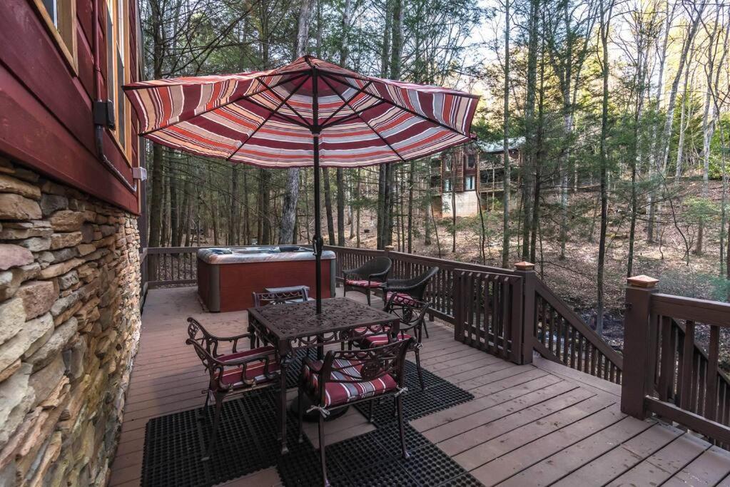 Private Creekside Cabin+Hot Tub,Pool Table, & Pets Ellijay Esterno foto