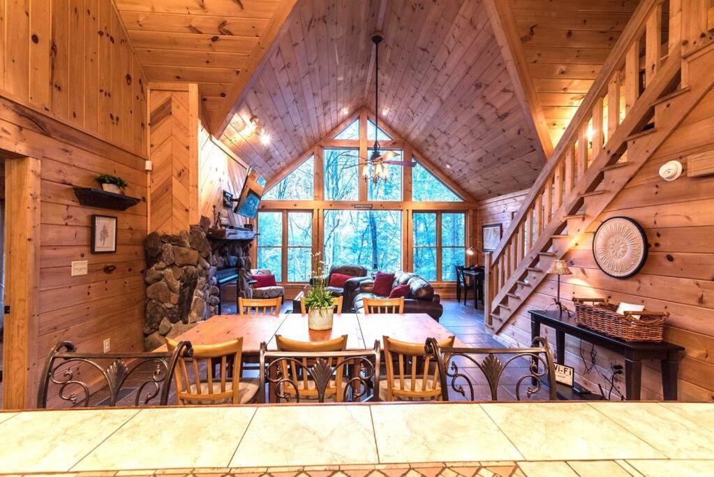 Private Creekside Cabin+Hot Tub,Pool Table, & Pets Ellijay Esterno foto
